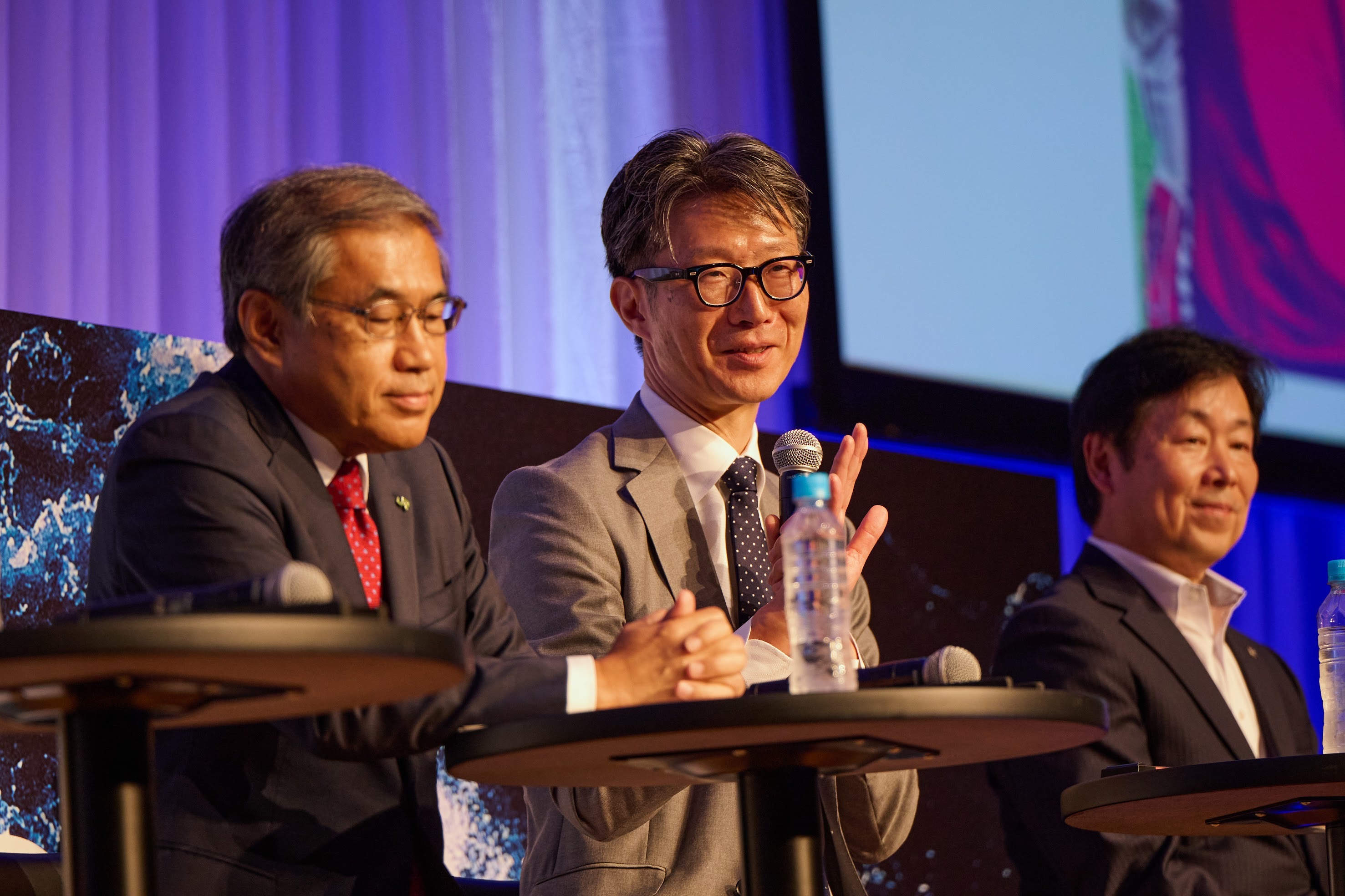 事業変革に特化した唯一のビジネスカンファレンス、魅力的なセッションとパートナー企業のプレゼンテーション、豊富なプログラムを提供